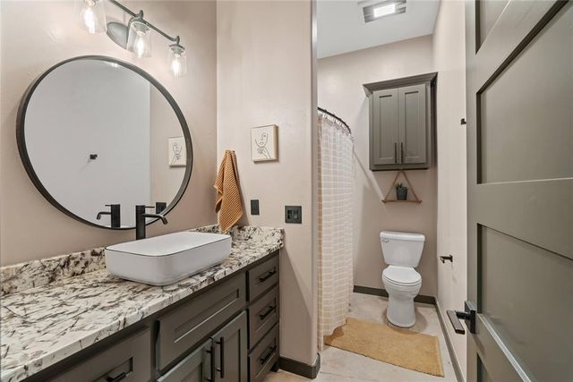 8784 N Harrah Road, Harrah, OK 73045