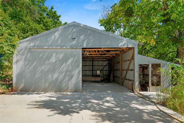 8784 N Harrah Road, Harrah, OK 73045