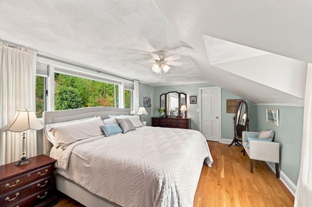 78 Oak St, Wakefield, MA 01880