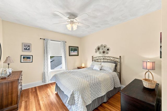 78 Oak St, Wakefield, MA 01880