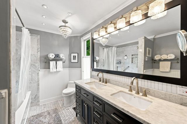 78 Oak St, Wakefield, MA 01880
