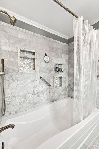 78 Oak St, Wakefield, MA 01880