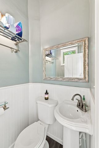 78 Oak St, Wakefield, MA 01880