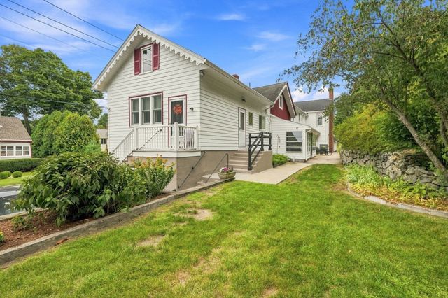 78 Oak St, Wakefield, MA 01880