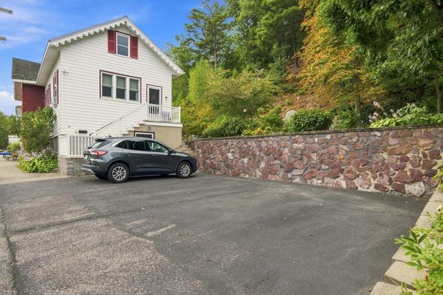 78 Oak St, Wakefield, MA 01880