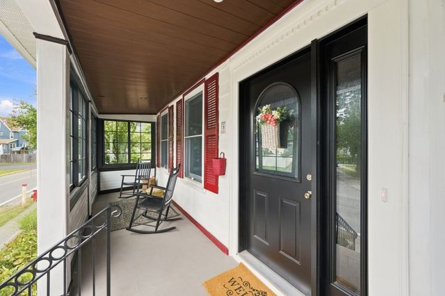 78 Oak St, Wakefield, MA 01880