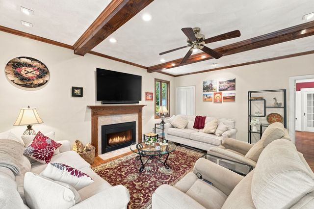 78 Oak St, Wakefield, MA 01880