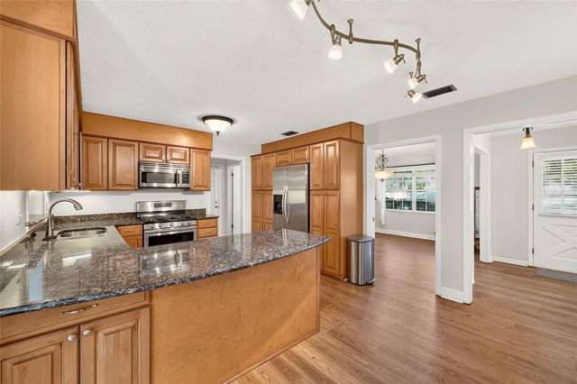 2124 NE 7TH STREET, Ocala, FL 34470