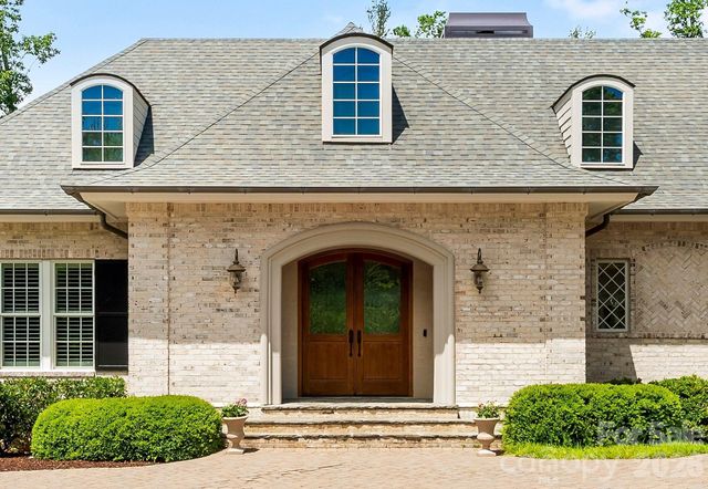 29 Stansbury Drive, Asheville, NC 28803