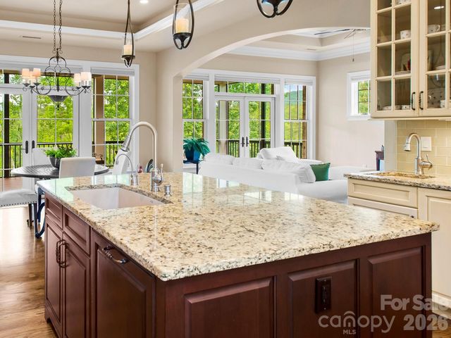 29 Stansbury Drive, Asheville, NC 28803