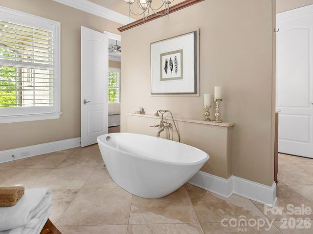 29 Stansbury Drive, Asheville, NC 28803