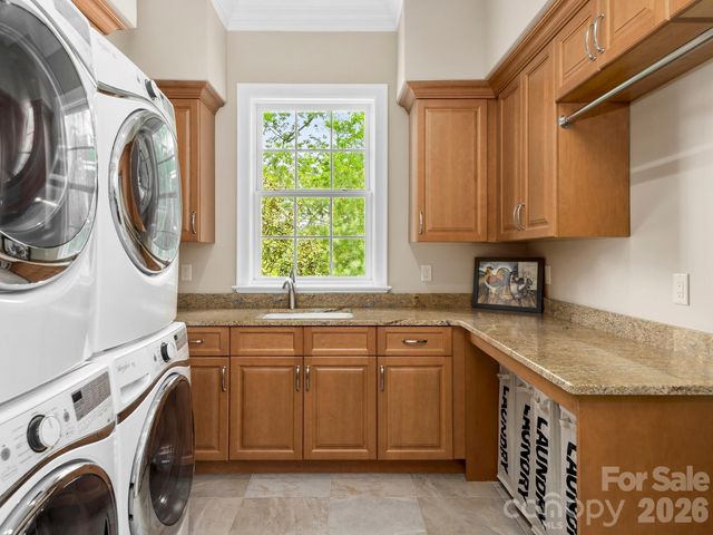 29 Stansbury Drive, Asheville, NC 28803