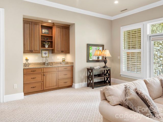 29 Stansbury Drive, Asheville, NC 28803
