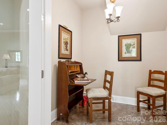 29 Stansbury Drive, Asheville, NC 28803