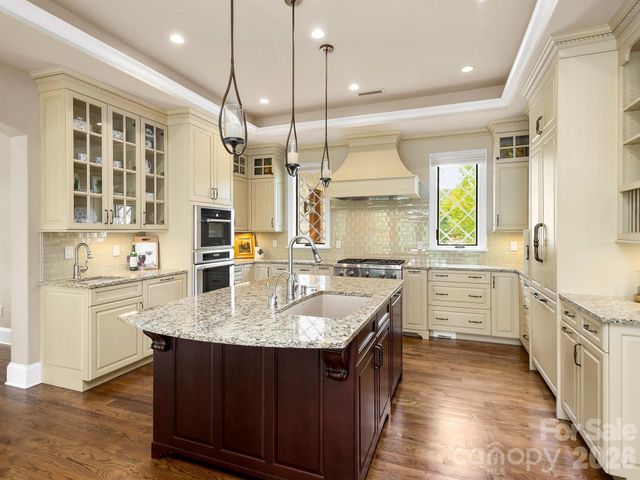 29 Stansbury Drive, Asheville, NC 28803