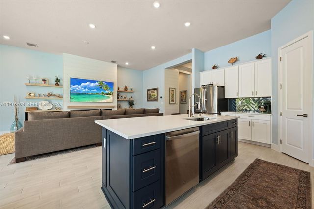 7715 Seacoast Dr, Parkland, FL 33067