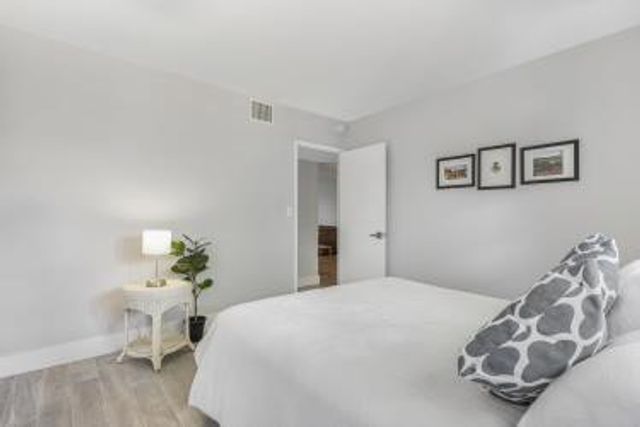 3575 Broken Woods Drive 302, Coral Springs, FL 33065