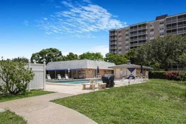 3575 Broken Woods Drive 302, Coral Springs, FL 33065