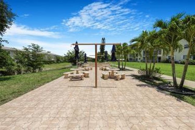 3575 Broken Woods Drive 302, Coral Springs, FL 33065