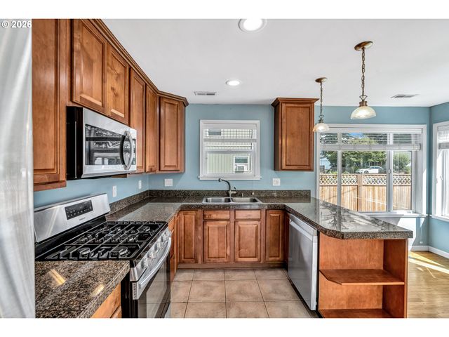 7347 Se LAMPHIER St, Milwaukie, OR 97222