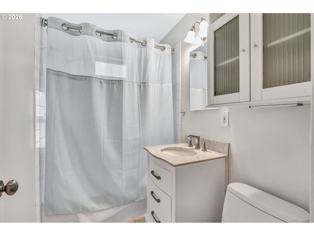 7347 Se LAMPHIER St, Milwaukie, OR 97222