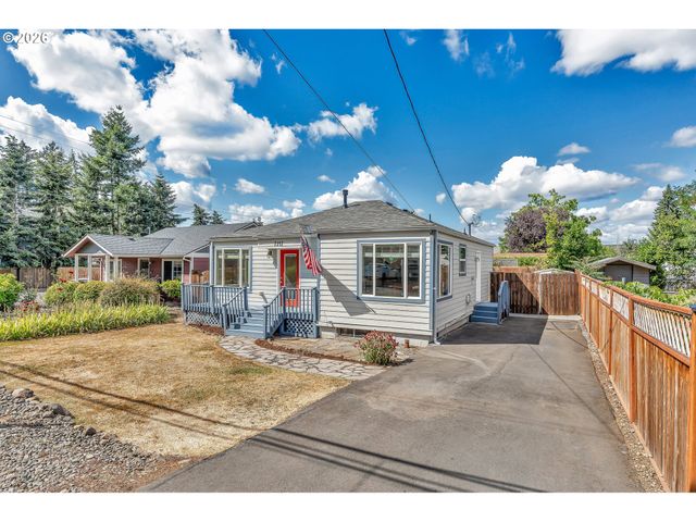 7347 Se LAMPHIER St, Milwaukie, OR 97222