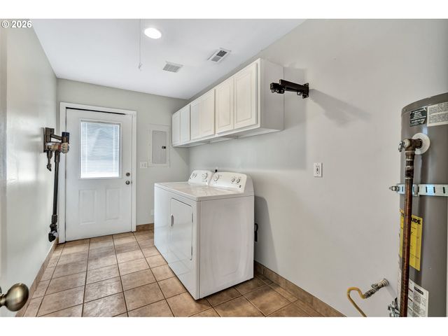 7347 Se LAMPHIER St, Milwaukie, OR 97222