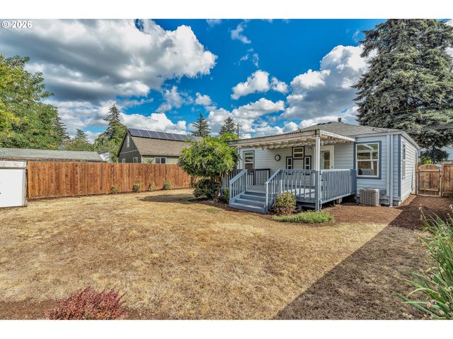 7347 Se LAMPHIER St, Milwaukie, OR 97222