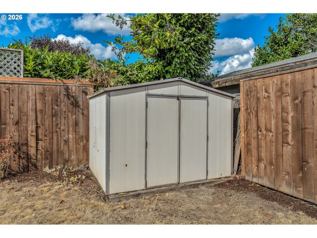 7347 Se LAMPHIER St, Milwaukie, OR 97222