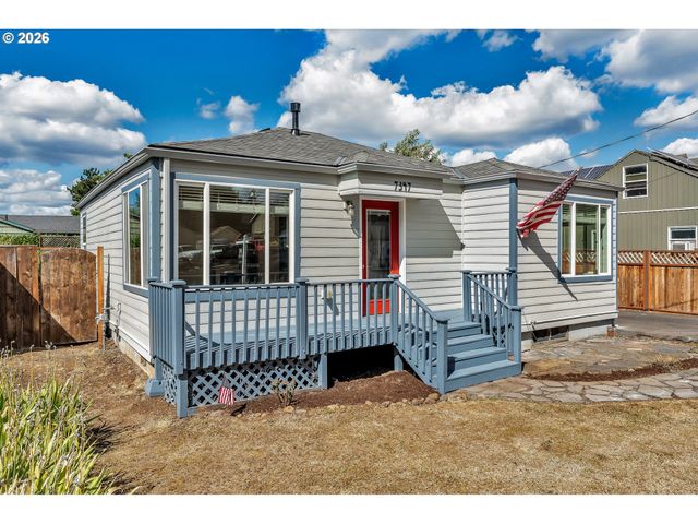 7347 Se LAMPHIER St, Milwaukie, OR 97222