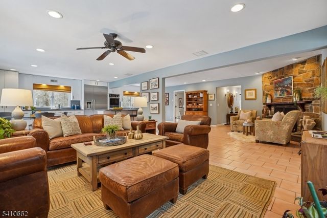 2102 Gamble Rd, Scotch Plains Twp., NJ 07076