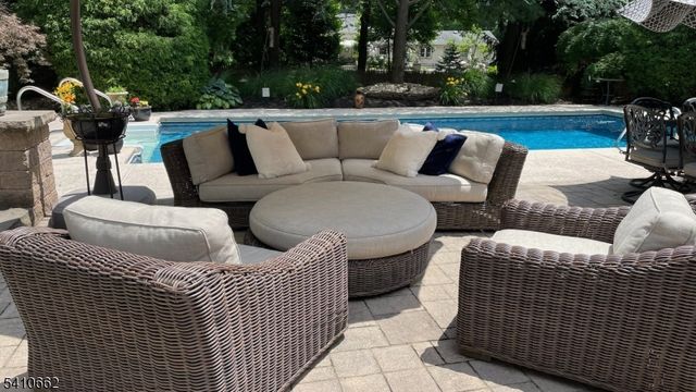 2102 Gamble Rd, Scotch Plains Twp., NJ 07076