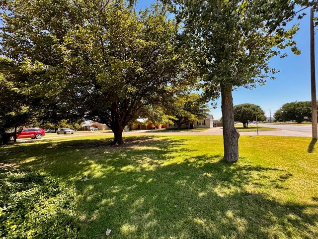 701 Zephyr, Plainview, TX 79072