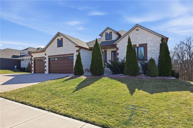 1709 SW 27th Street, Lee's Summit, MO 64082