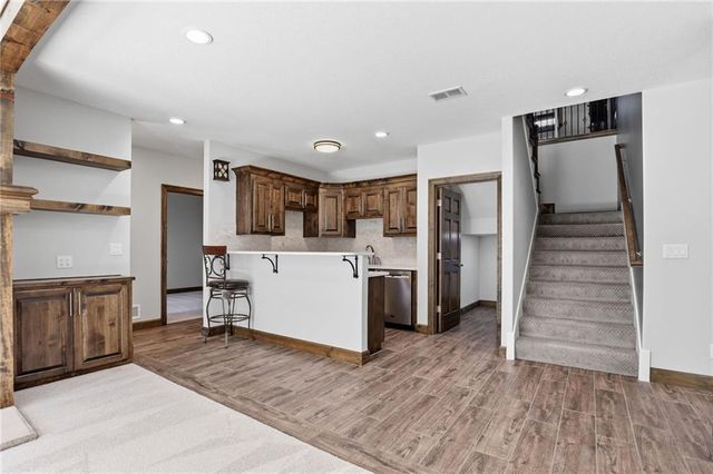 1709 SW 27th Street, Lee's Summit, MO 64082