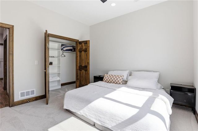 1709 SW 27th Street, Lee's Summit, MO 64082