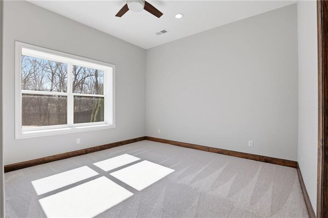 1709 SW 27th Street, Lee's Summit, MO 64082