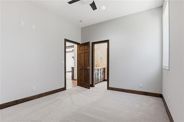 1709 SW 27th Street, Lee's Summit, MO 64082