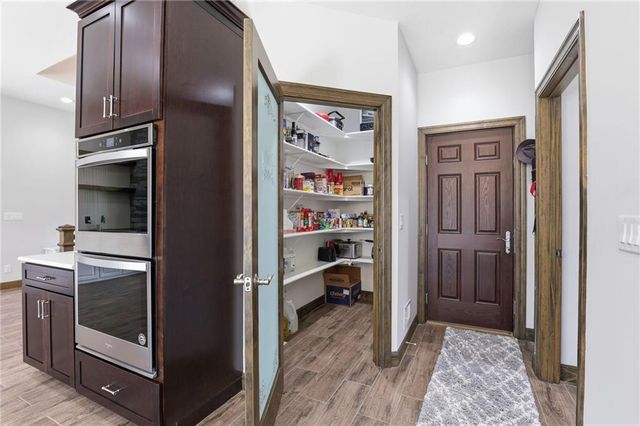 1709 SW 27th Street, Lee's Summit, MO 64082