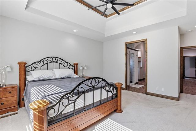 1709 SW 27th Street, Lee's Summit, MO 64082