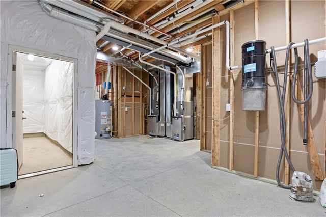 1709 SW 27th Street, Lee's Summit, MO 64082