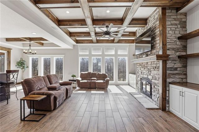 1709 SW 27th Street, Lee's Summit, MO 64082