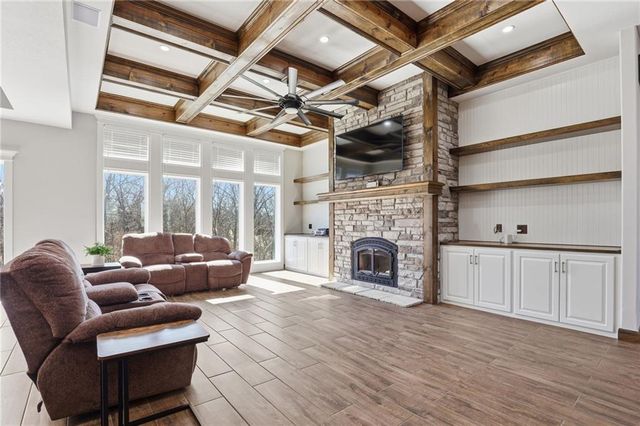 1709 SW 27th Street, Lee's Summit, MO 64082