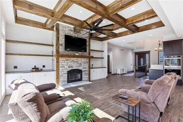 1709 SW 27th Street, Lee's Summit, MO 64082