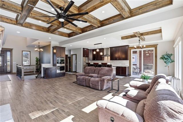 1709 SW 27th Street, Lee's Summit, MO 64082