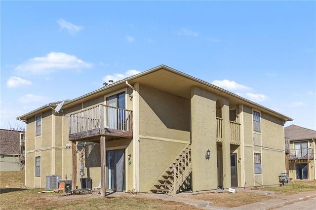 8630 Lane Avenue, Raytown, MO 64138