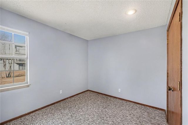 8630 Lane Avenue, Raytown, MO 64138
