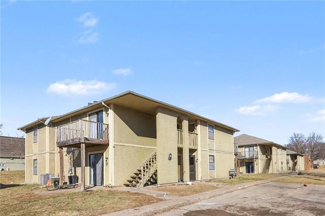 8630 Lane Avenue, Raytown, MO 64138