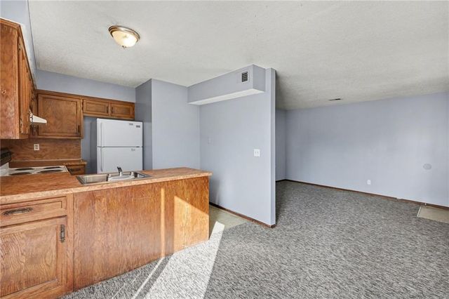 8630 Lane Avenue, Raytown, MO 64138