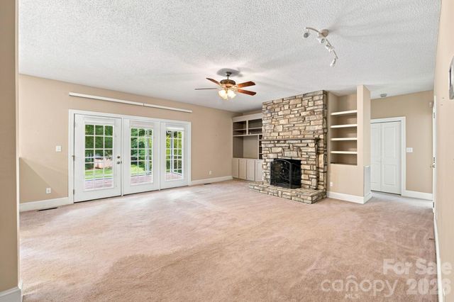 182 Robert Drive, Statesville, NC 28625